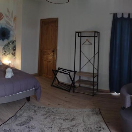 Bed and Breakfast Domaine Les Garrigues Puygaillard-de-Quercy Exterior foto