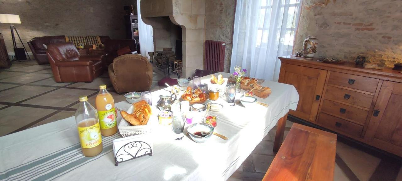 Bed and Breakfast Domaine Les Garrigues Puygaillard-de-Quercy Exterior foto
