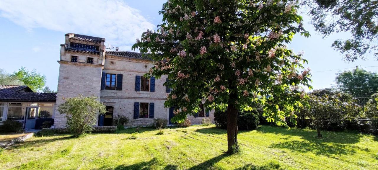 Bed and Breakfast Domaine Les Garrigues Puygaillard-de-Quercy Exterior foto