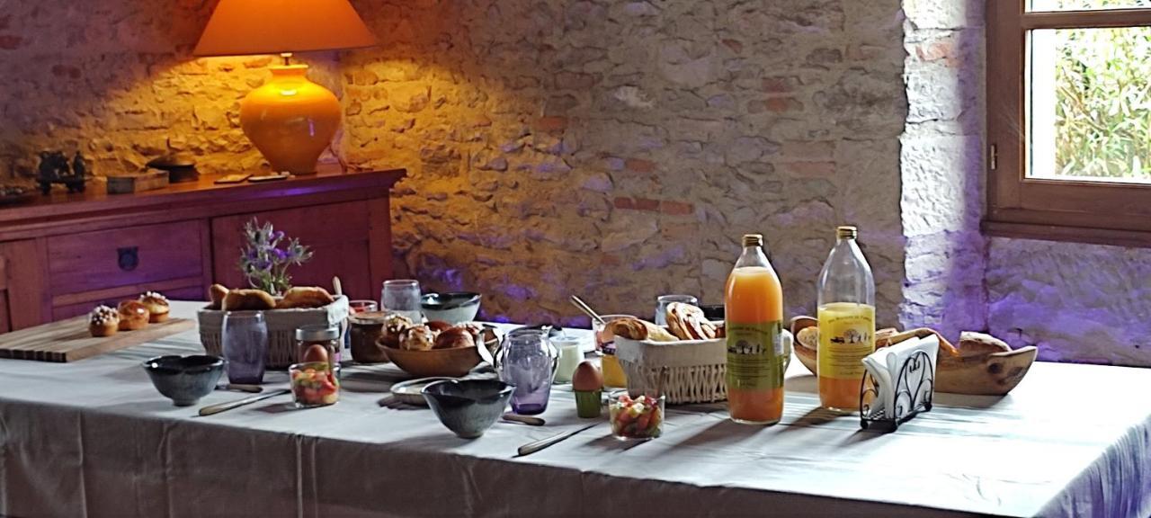 Bed and Breakfast Domaine Les Garrigues Puygaillard-de-Quercy Exterior foto