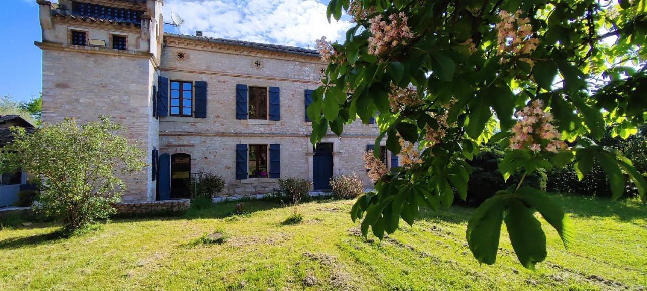 Bed and Breakfast Domaine Les Garrigues Puygaillard-de-Quercy Exterior foto