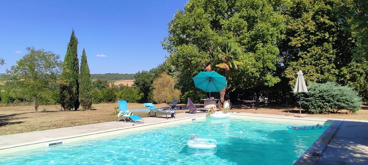 Bed and Breakfast Domaine Les Garrigues Puygaillard-de-Quercy Exterior foto