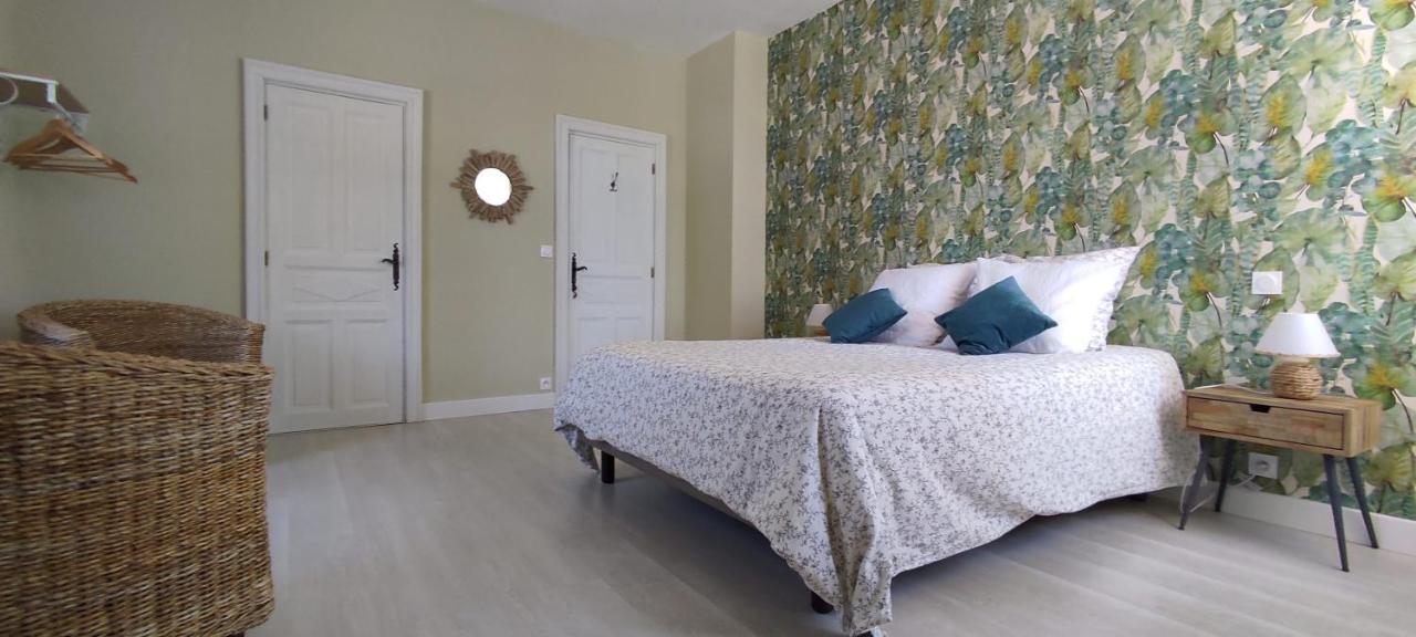 Bed and Breakfast Domaine Les Garrigues Puygaillard-de-Quercy Exterior foto