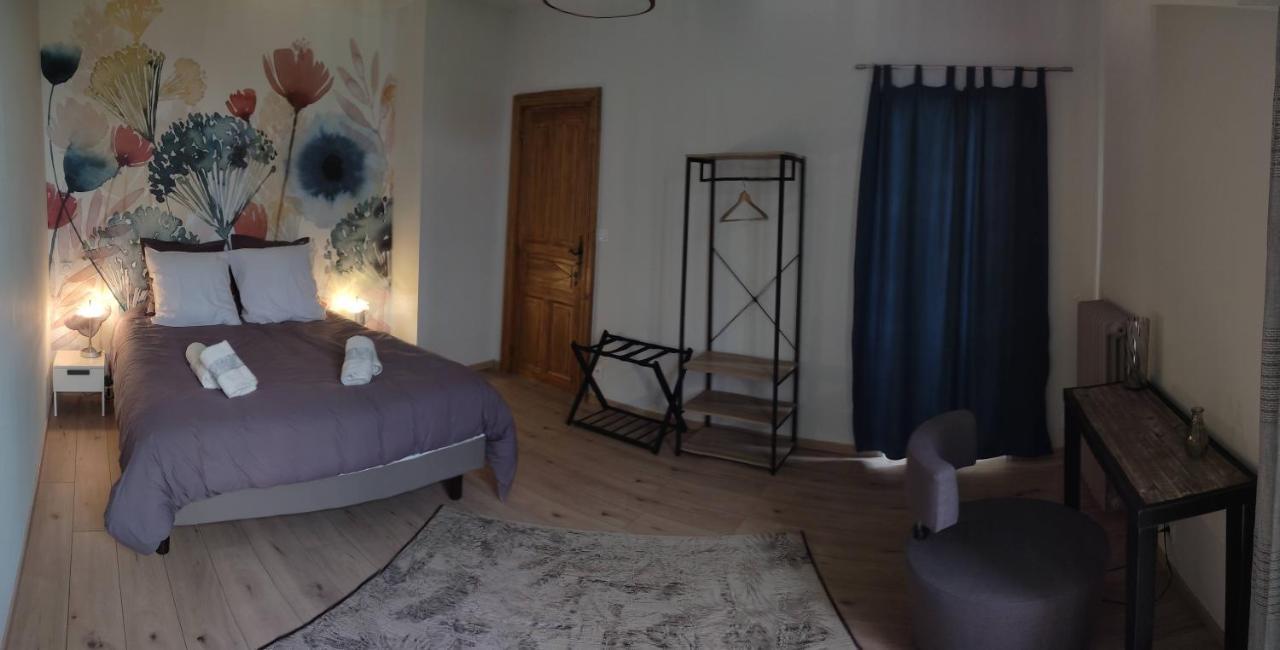 Bed and Breakfast Domaine Les Garrigues Puygaillard-de-Quercy Exterior foto