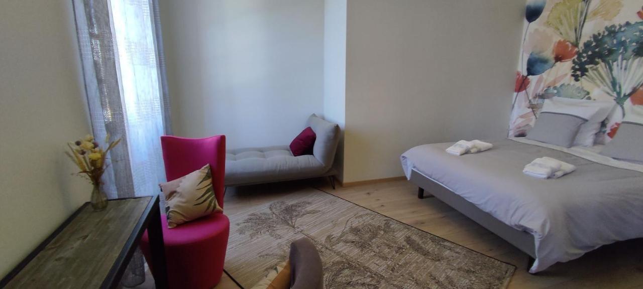 Bed and Breakfast Domaine Les Garrigues Puygaillard-de-Quercy Exterior foto