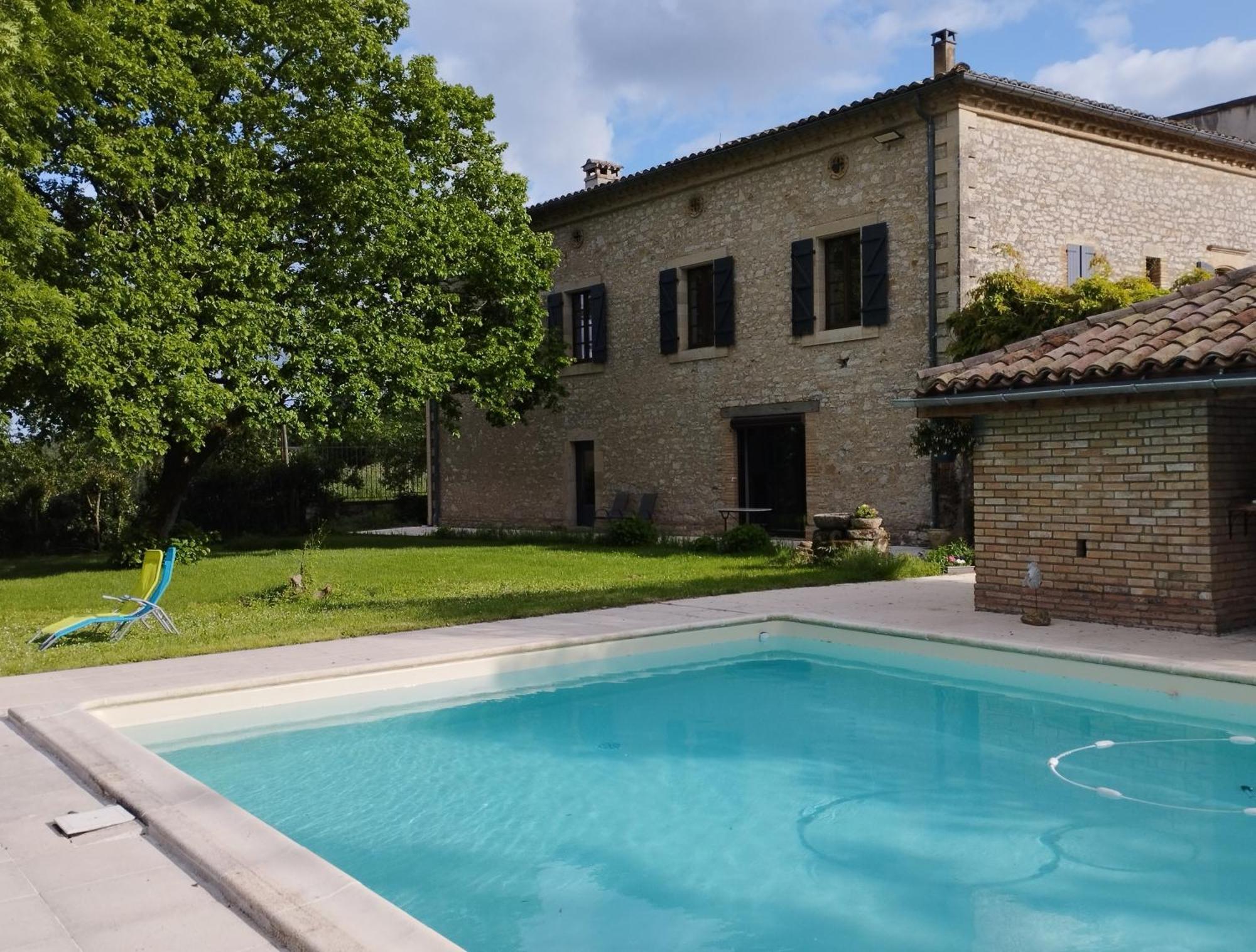 Bed and Breakfast Domaine Les Garrigues Puygaillard-de-Quercy Exterior foto